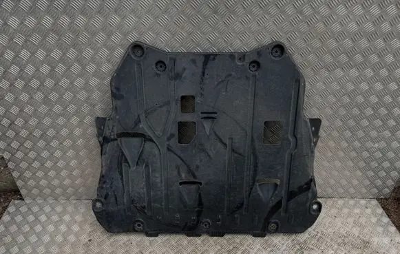 Volvo XC40 Engine splash shield/under tray 32241301