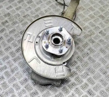 Front wheel hub