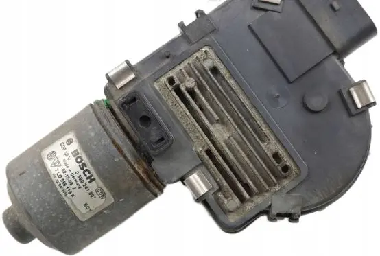 Front wiper linkage and motor