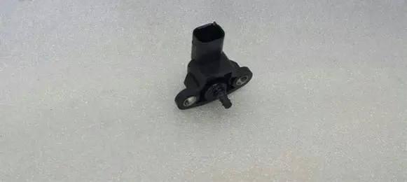 Mercedes-Benz E W212 Air pressure sensor A0051535028