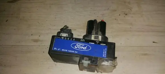 Coolant fan relay