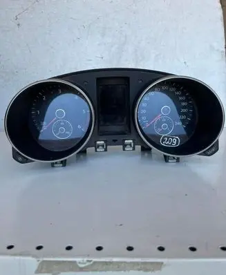 Volkswagen Golf VI Speedometer (instrument cluster) 5K0920870C VDD02420 1A0819015863