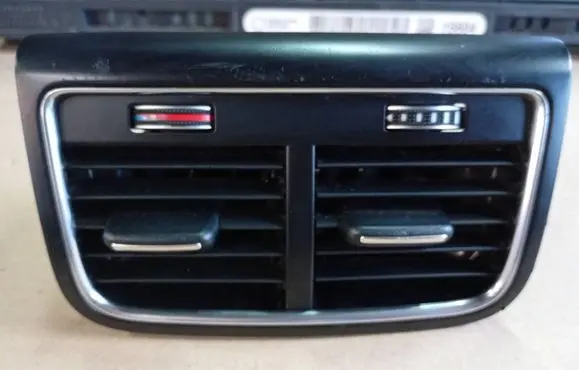 Audi A4 S4 B8 8K Rear air vent grill 06493005 8K0819203