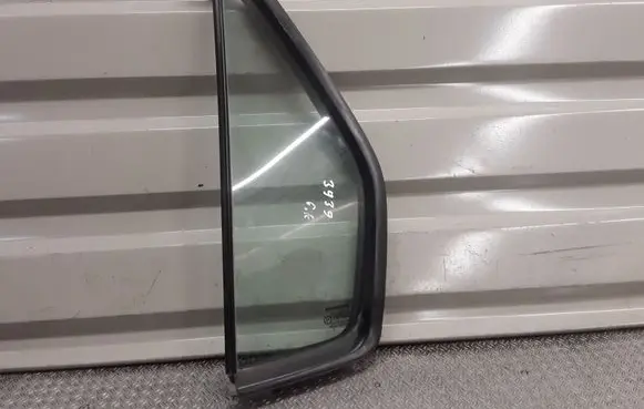 Honda CR-V Rear vent window glass 