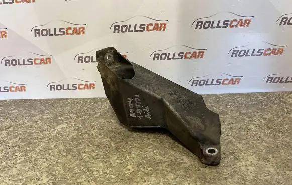 Audi A4 S4 B6 8E 8H Engine mounting bracket 8E0199307A