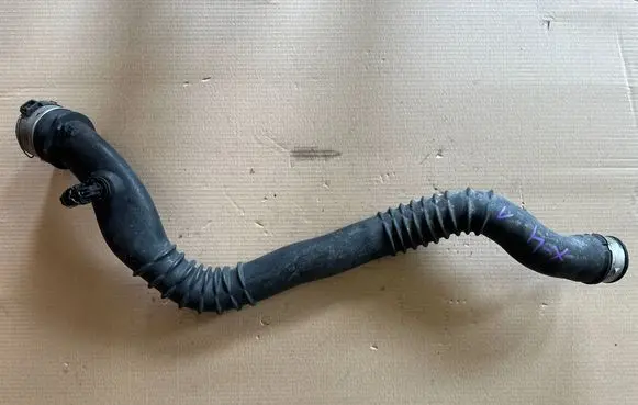 Intercooler hose/pipe