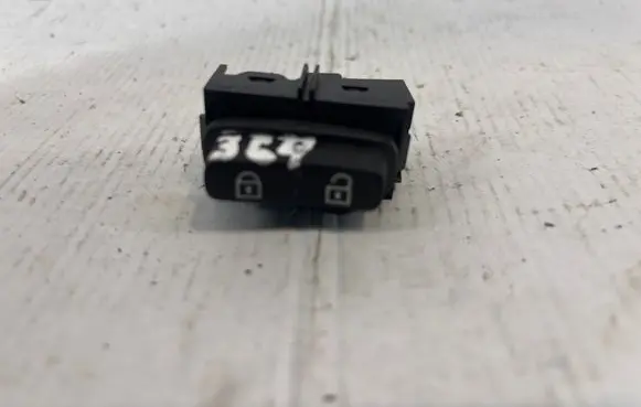 Volvo XC70 Central locking switch button 30710476 03451610 SN50025092291317