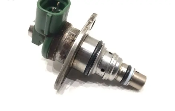 Toyota Avensis T220 Fuel pressure regulator 