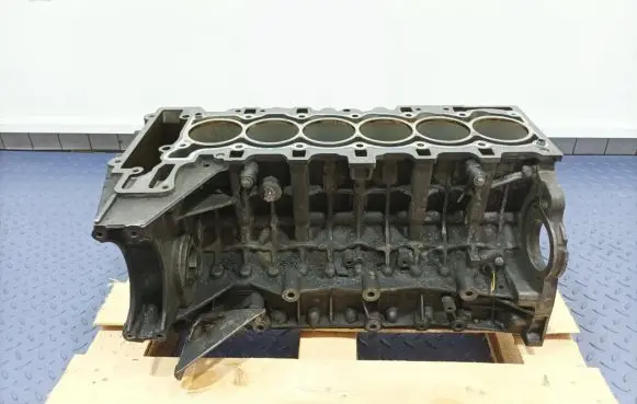 BMW 6 E63 E64 Engine block 7557953