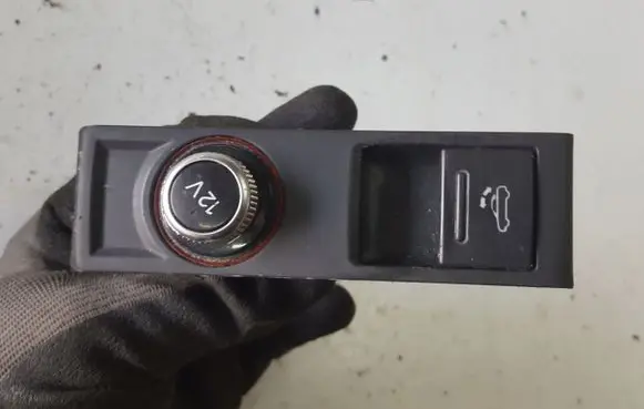 Audi A3 S3 8P Tailgate/trunk/boot open switch 