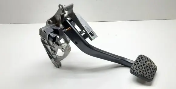 BMW 3 E90 E91 Brake pedal 6751975