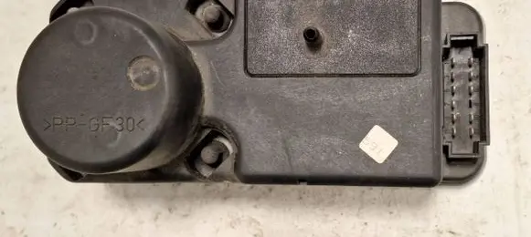 Volkswagen Golf IV Central locking vacuum pump 1H0962257