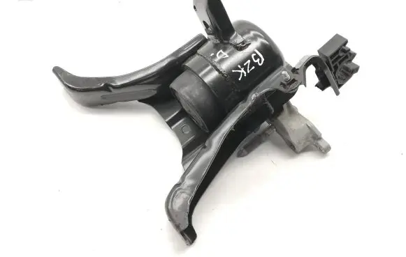 Toyota C-HR I Engine mount bracket