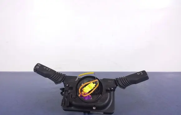 Opel Astra H Other switches/knobs/shifts 13198908XE