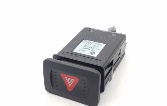 Volkswagen Golf IV Hazard light switch 1J0953235C