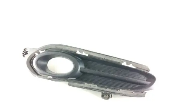 Honda HR-V Front fog light trim/grill 71105T7JH000