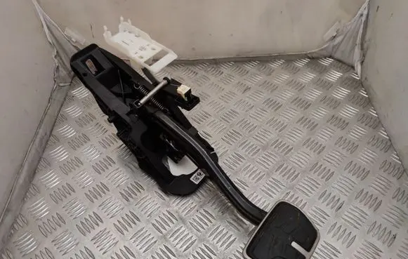 BMW 7 G11 G12 Brake pedal 6874286 6855309