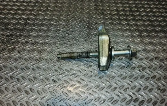 Renault Master III Fuel Injector clamp holder