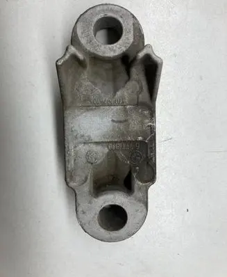 BMW i3 Sway bar bush bracket, front 6777870 17099710