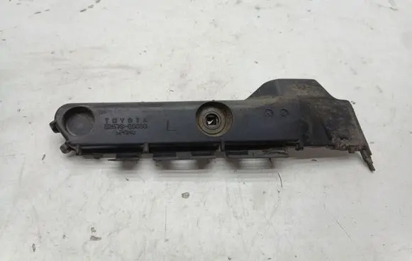 Toyota Yaris Rear bumper mounting bracket 525760D030