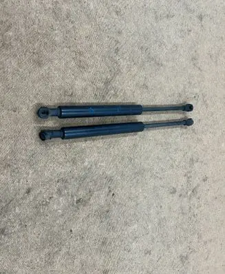 BMW 3 E46 Front bonnet/hood damper/strut 51238202688 8202688