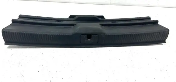 Trunk/boot sill cover protection