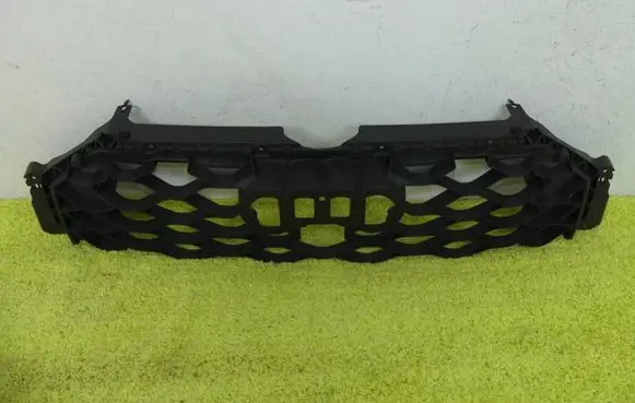 Audi Q3 F3 Front bumper upper radiator grill 83f853692