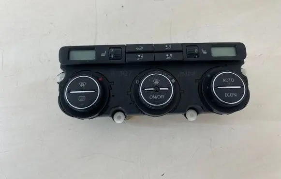 Volkswagen PASSAT B6 Climate control unit 74677533