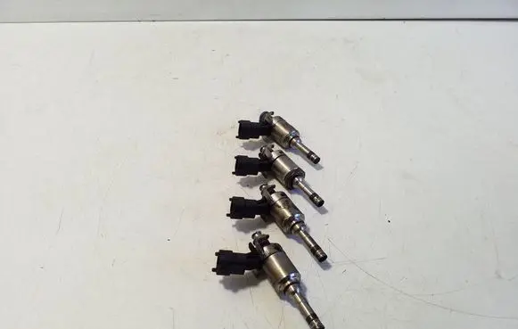 KIA Soul Fuel injectors set 0261500100 353102B110