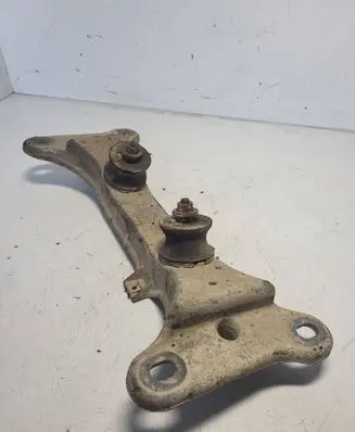 BMW 3 E90 E91 Gearbox mounting bracket 6760300