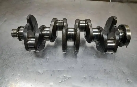 Volkswagen Golf V Crankshaft 038L
