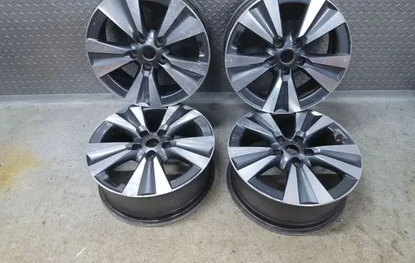 Nissan Pulsar R17 alloy rim 3NA3A N50701 D03003ZT3E
