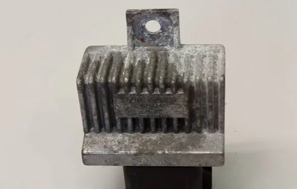 Renault Megane II Glow plug pre-heat relay 7700115078