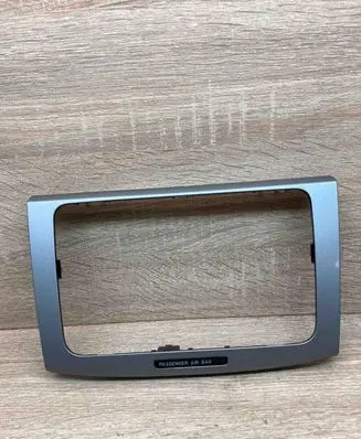 Volkswagen PASSAT B6 Radio/GPS head unit trim 3C0858069M