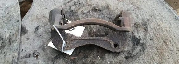 Hyundai Sonata Front Brake Caliper Pad/Carrier 