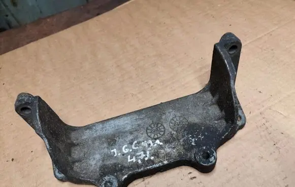 Jeep Grand Cherokee (WJ) Gearbox mounting bracket 53020884