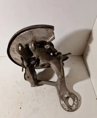 Rear wheel hub