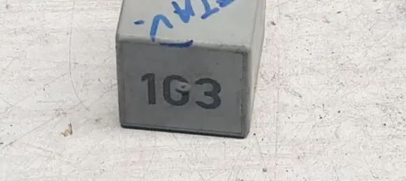 Skoda Octavia Mk1 (1U) Other relay 357911253