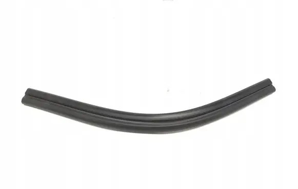 BMW 1 E81 E87 Rubber seal loading door 7134101