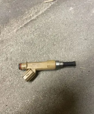 Toyota Prius+ (ZVW40) Fuel injector 232500T030
