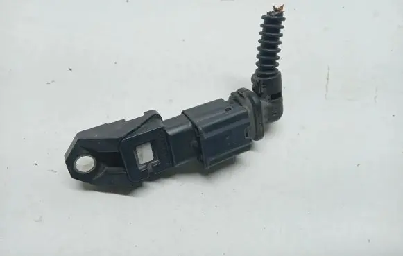 Peugeot 508 Air pressure sensor 9817007580