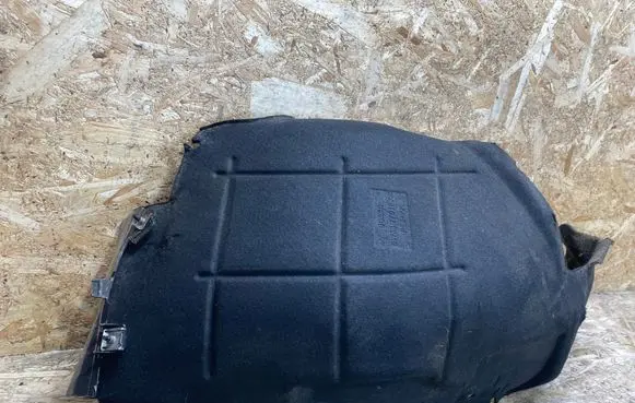 Front wheel arch liner splash guards