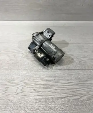 BMW 3 F30 F35 F31 Starter motor 8570846 4380000492