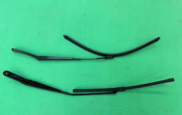 Volkswagen Tiguan Front wiper blade arm 5NB955410 5NB955409
