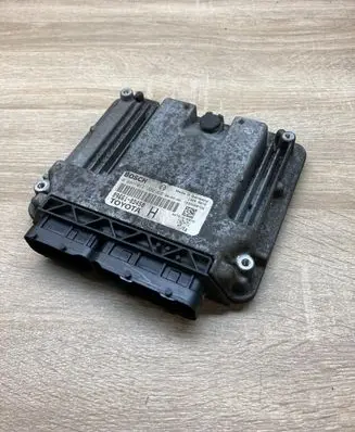 Toyota Yaris Engine control unit/module ECU 896610D450