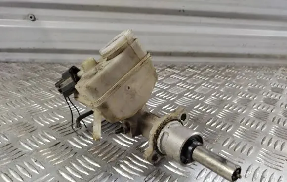 Ford Mondeo Mk III Master brake cylinder