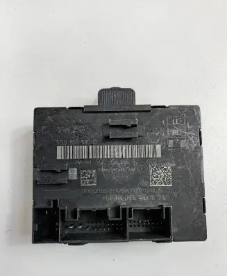 Volkswagen PASSAT B8 Door control unit/module 5Q0959595D 5Q0959595B
