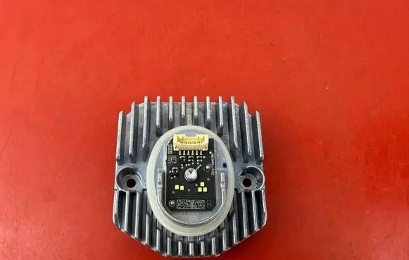 BMW 5 G30 G31 G38 Voltage converter/converter module 1039001 7214940