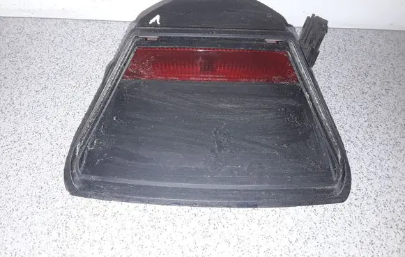 BMW 7 E38 Third/center stoplight 8352788