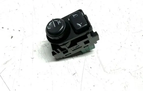 Nissan Qashqai Wing mirror switch 